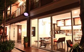 โรงแรมเมิร์ธสาทร